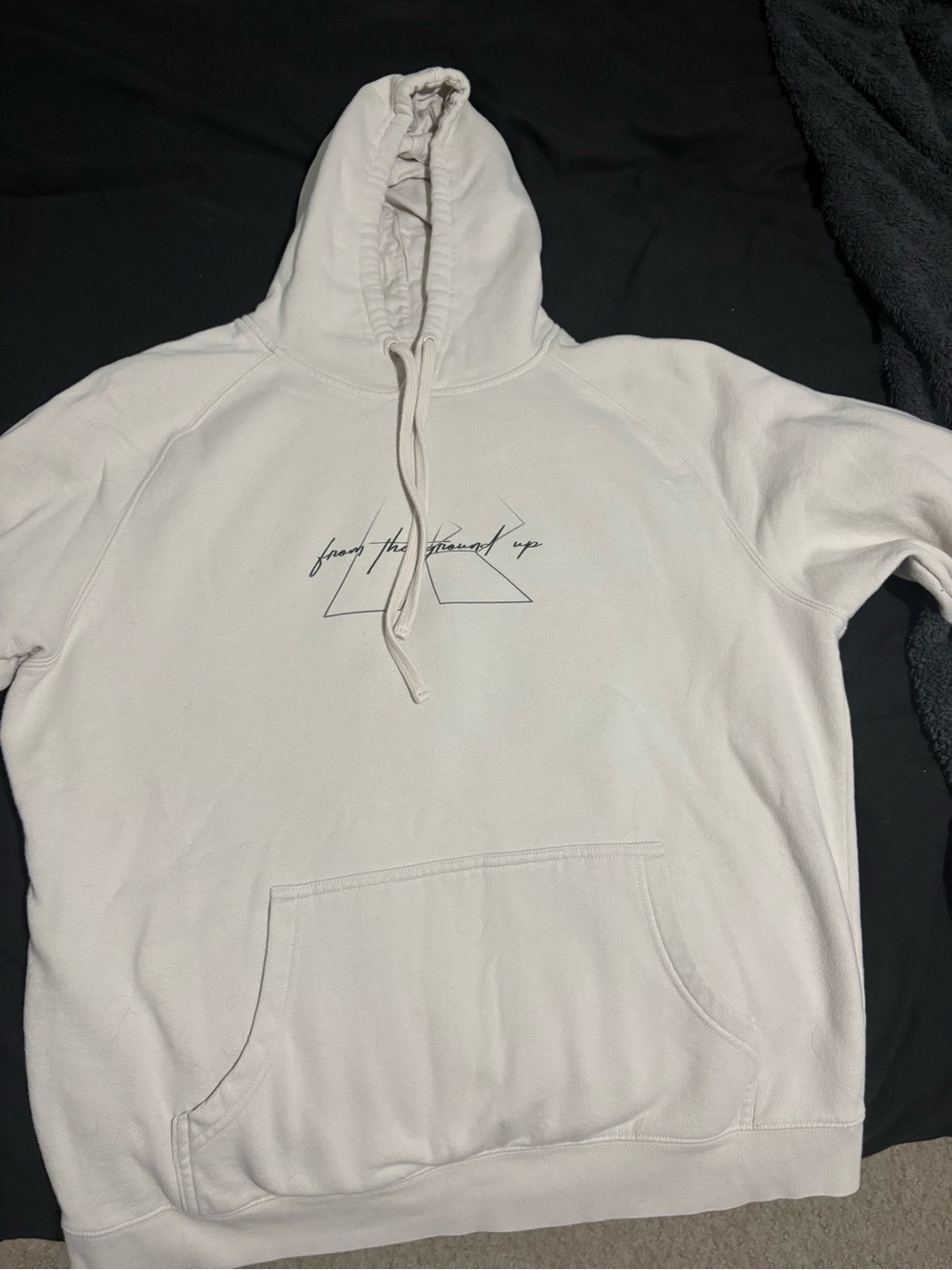 Men's Light Cream Pullover Hoodie with Minimal Graphic